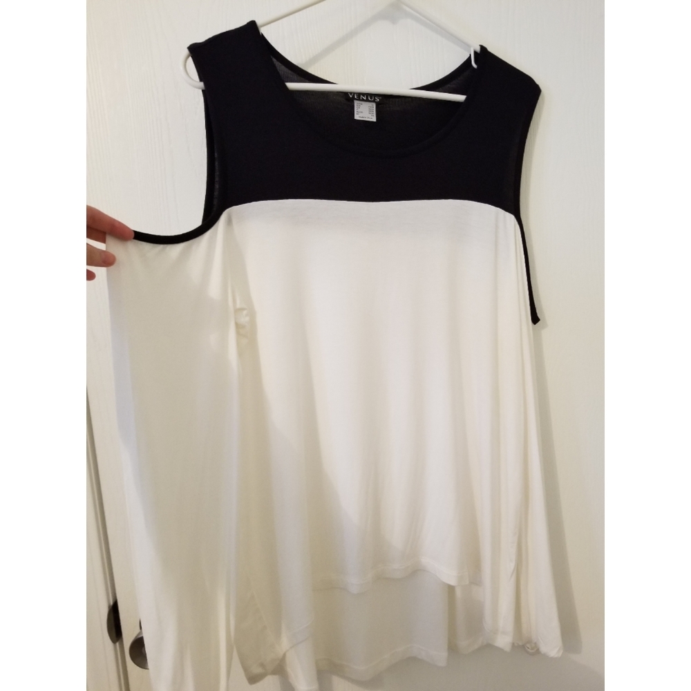 Venus cold shoulder long sleeve top, XL